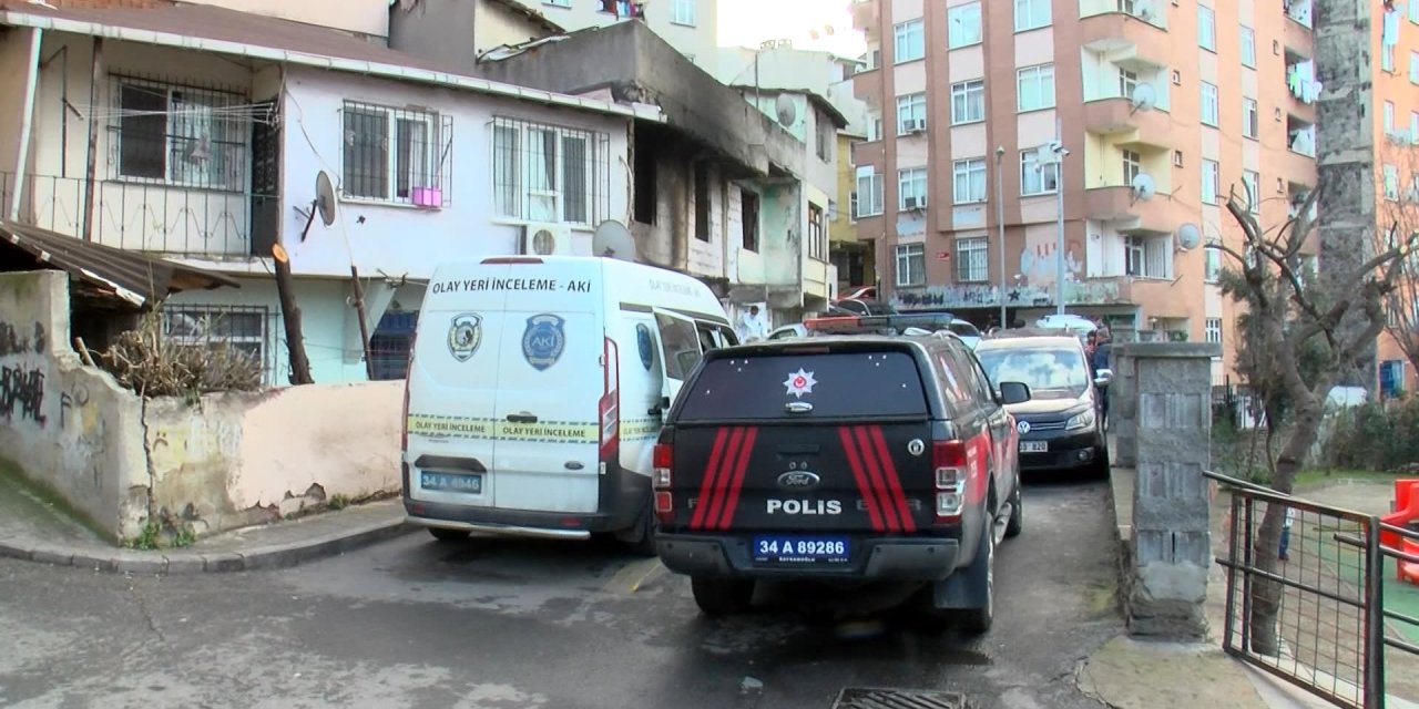 Şişli'de Metruk Binada Yangın; Bir Kişinin Cesedi Bulundu