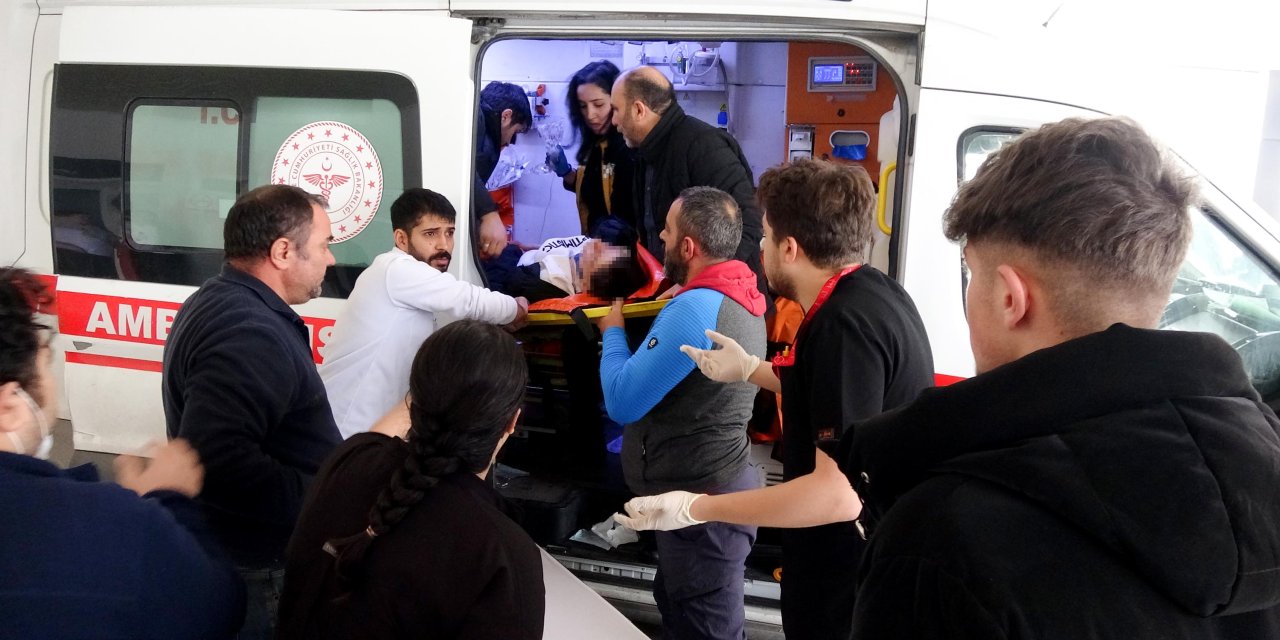 Liselilerin 'Omuz Atma' Kavgası: 1 Yaralı