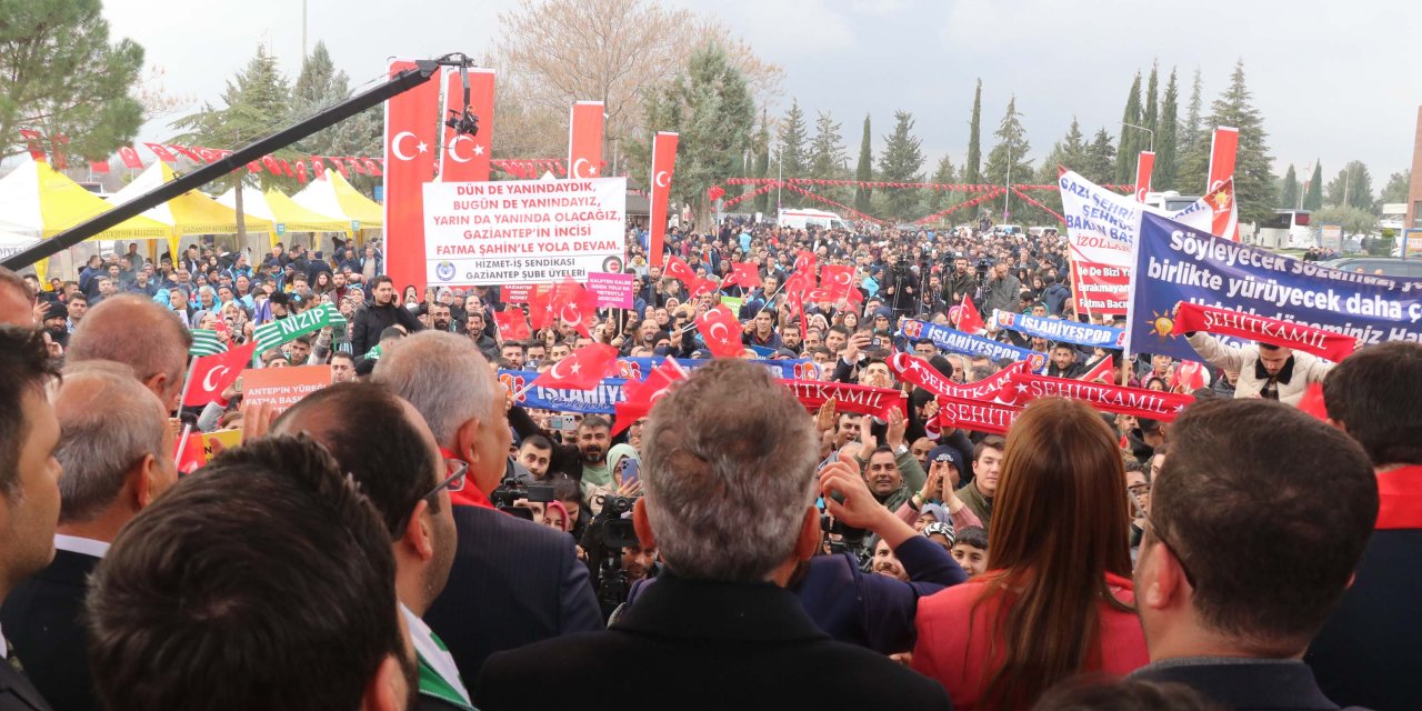 Gaziantep'te, Başkanlığa 3'üncü Kez Aday Gösterilen Şahin'e Coşkulu Karşılama