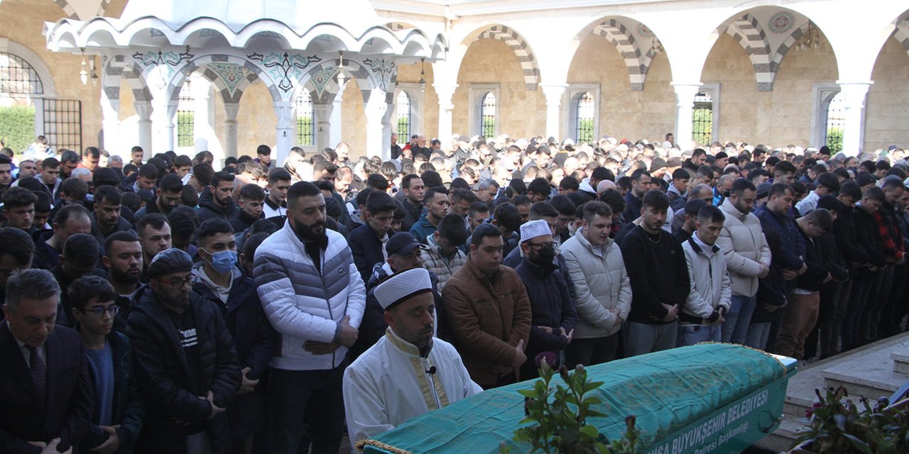 Kazadan 37 Gün Sonra Ölen Yağlı Güreş Sporcusu Son Yolculuğuna Uğurlandı