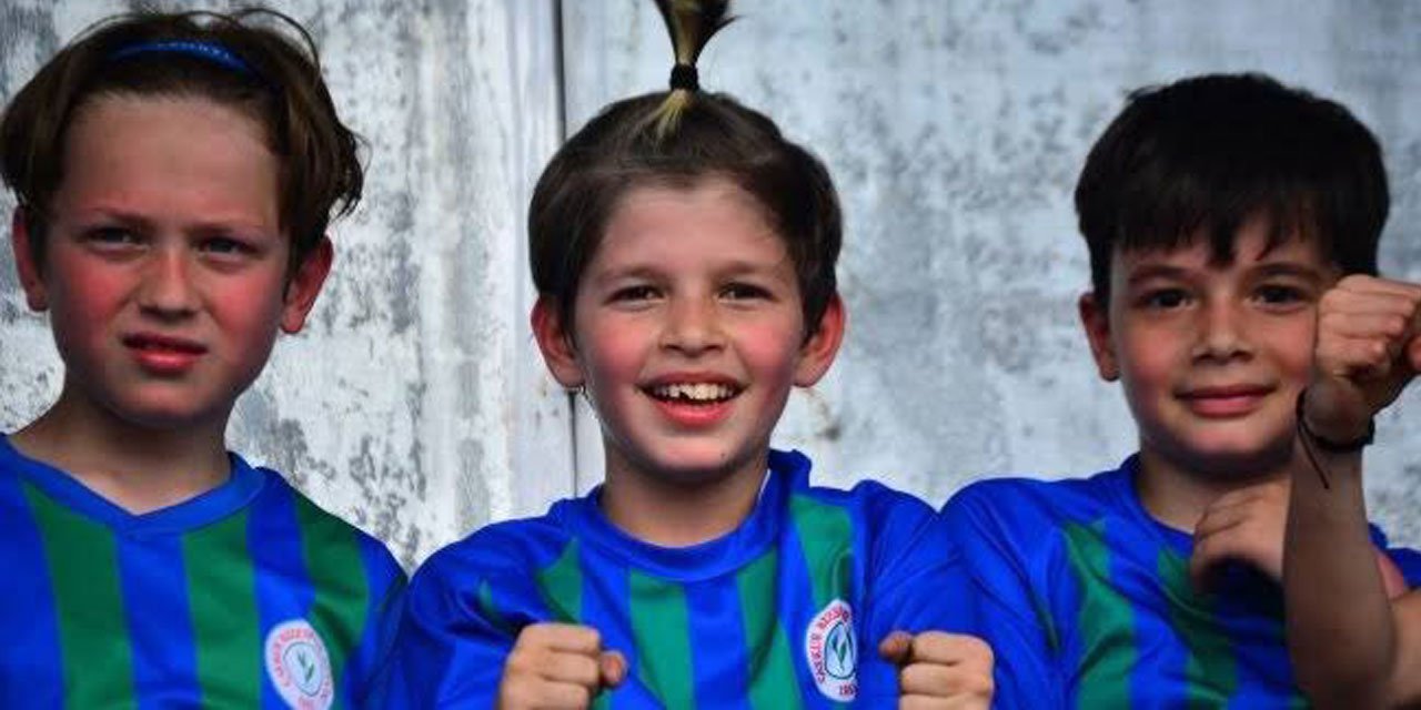 Çaykur Rizespor'dan 16 Yaşından Küçük Taraftarlarla Ailelerine 23 Nisan Hediyesi