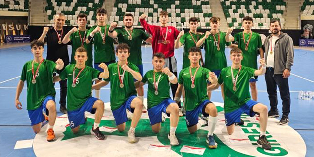 Güneysu Spor Lisesi, namağlup bölge şampiyonu