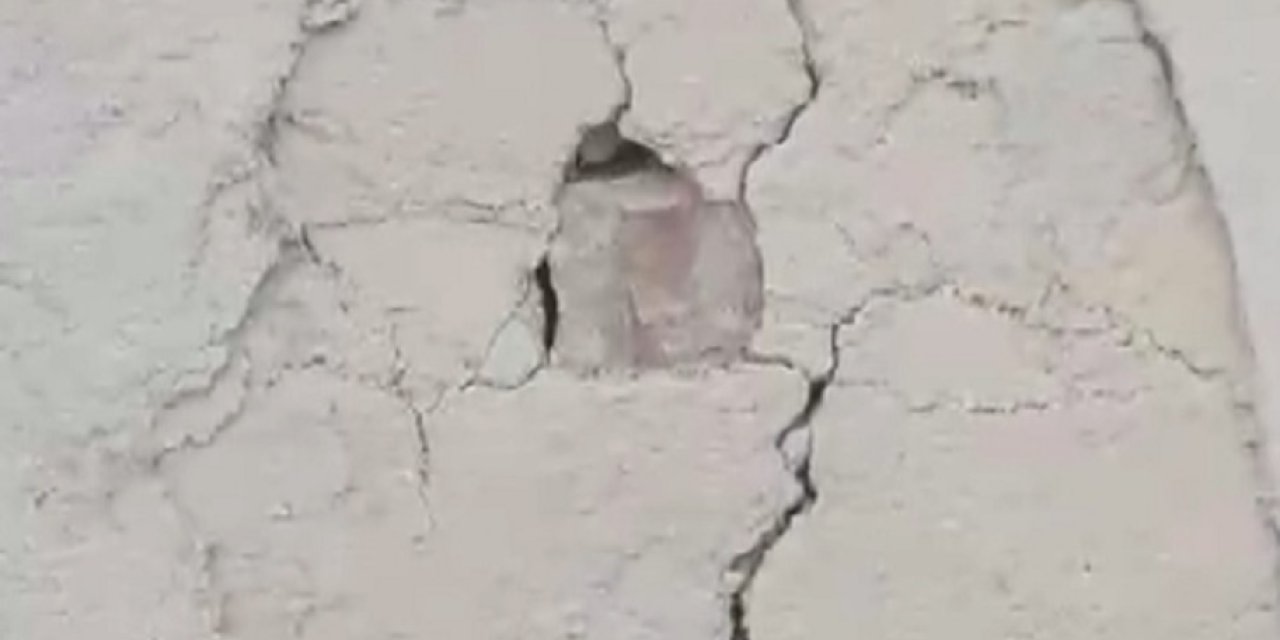 Sivas’taki Depremde Köydeki 20 Evin Duvarlarında Hasar Oluştu