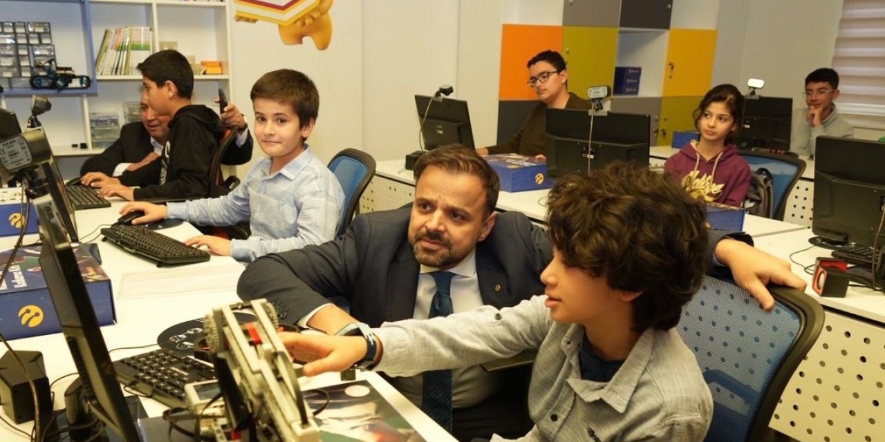 Turkcell Genel Müdürü Dr. Koç: 'zeka Gücü'müz Türkiye'nin Yarınlarını Şekillendiriyor