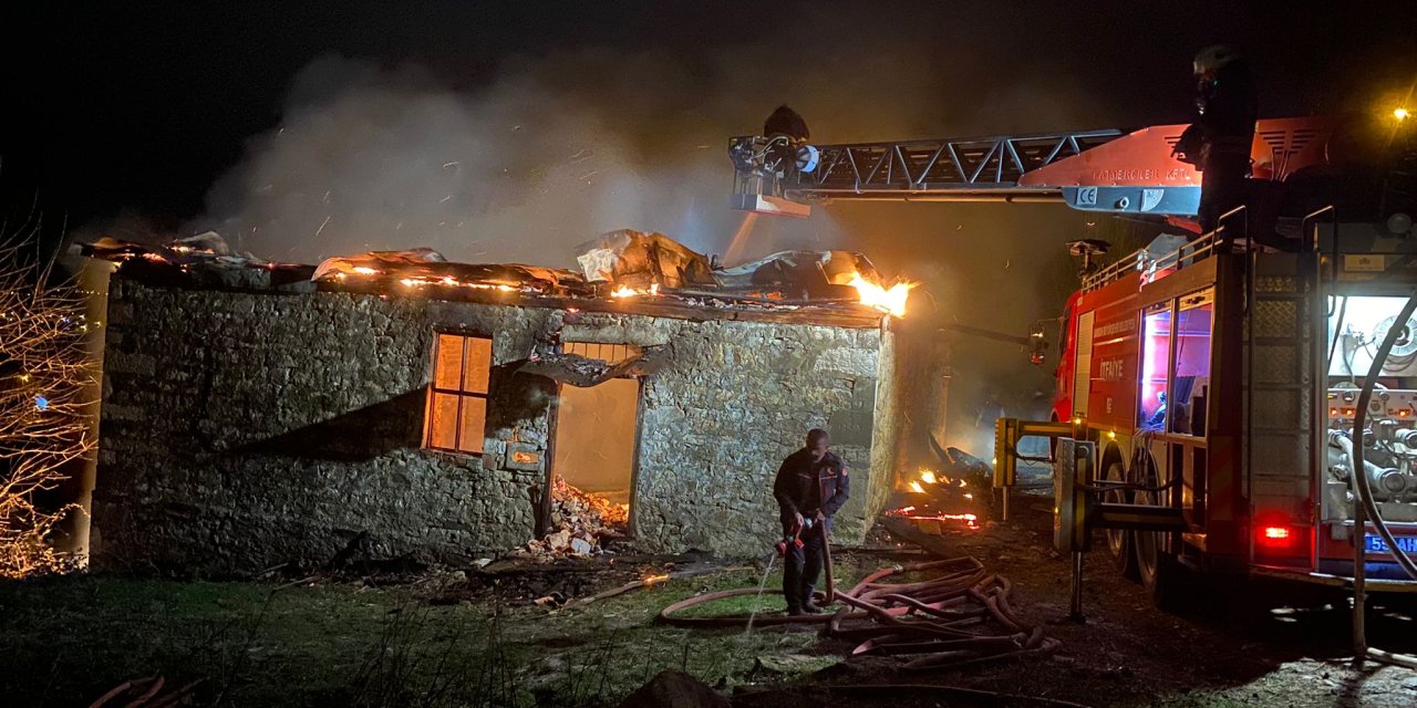 Samsun’da Tarihi Hamit Ağa Konağı Yandı