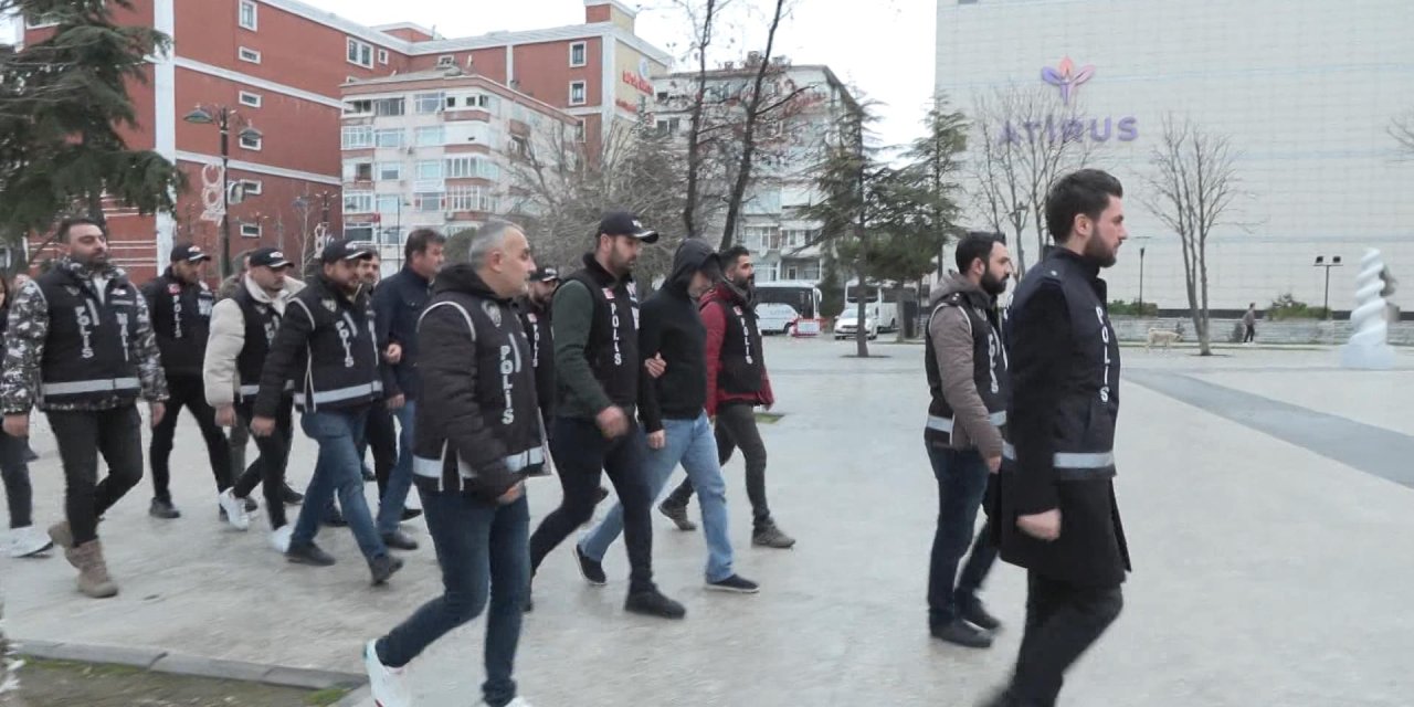 Büyükçekmece Belediyesi'ne Yapılan Operasyonda 8 Kişi Tutuklandı