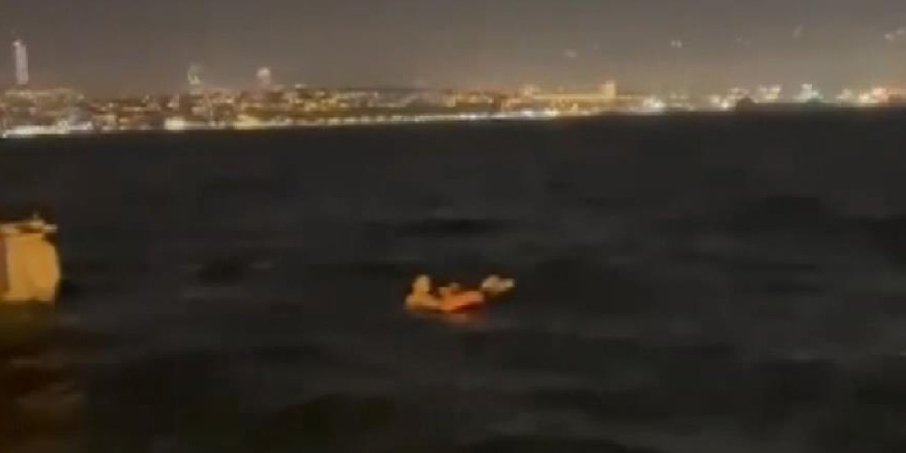 Beyoğlu'nda Vapurdan Denize Düşen Yolcu Böyle Kurtarıldı