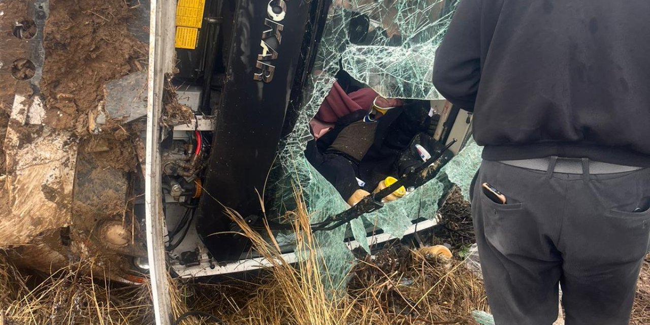 Van'da Yolcu Midibüsü Devrildi: 7'si Çocuk 27 Yaralı