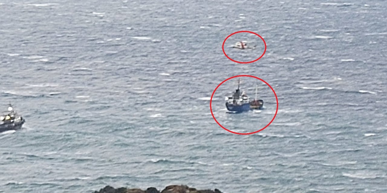 Motor Arızası Nedeniyle Sürüklenen Geminin Mürettebatı Helikopterle Kurtarıldı