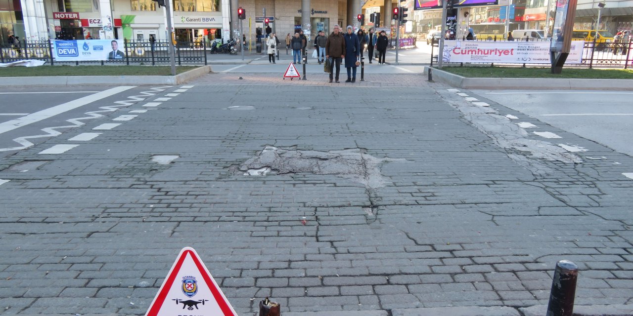 Kadıköy'de Dronlu Kırmızı Işık Denetimi: 13 Yayaya 8 Bin 970 Lira Ceza