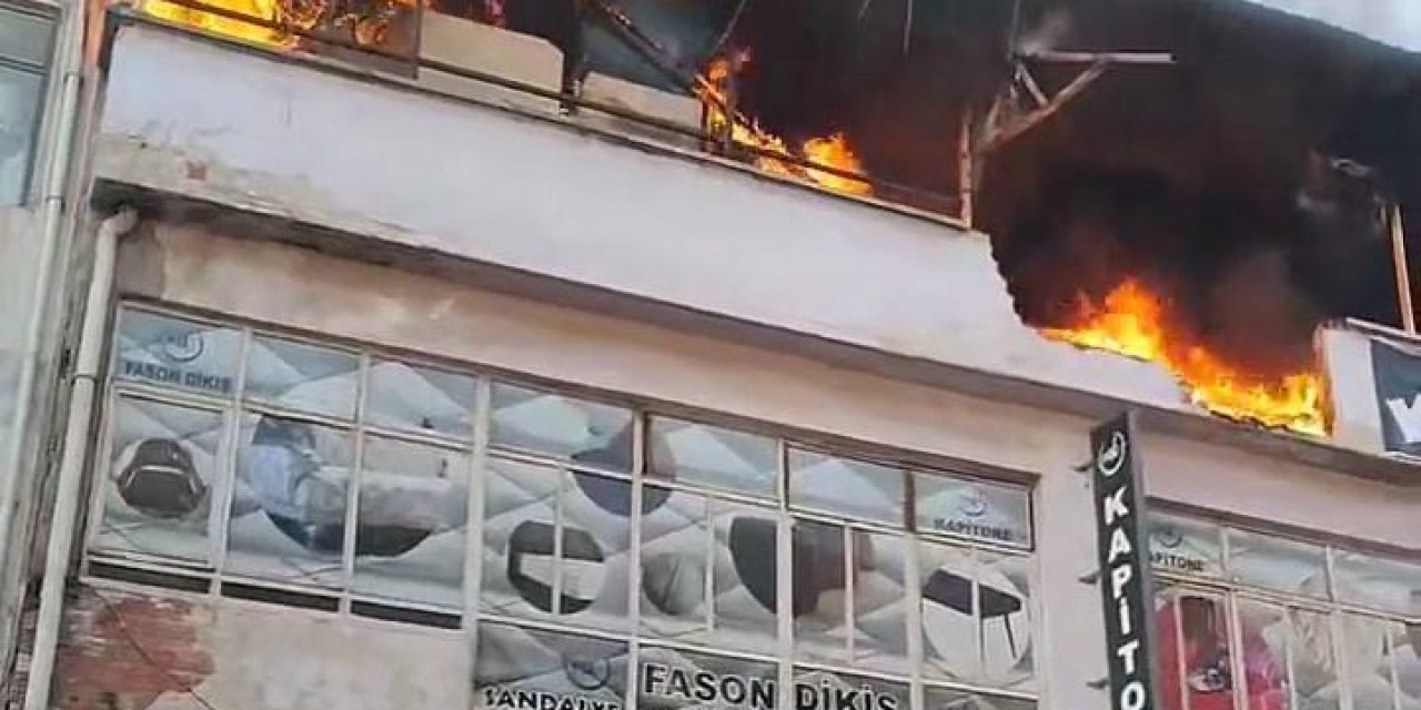 Bursa'da Mobilya İmalathanesinde Yangın
