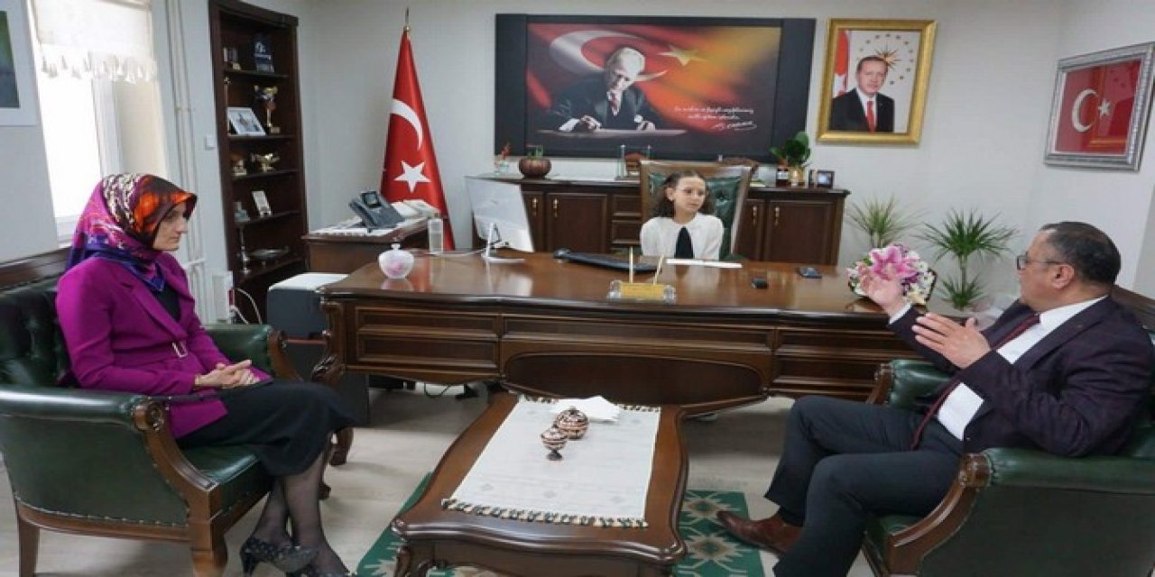 Rize İl Milli Eğitim Müdürlüğü makamına oturan Hatice Kübra'nın ilk projesi ilkokullarda ücretsiz yemek uygulaması oldu