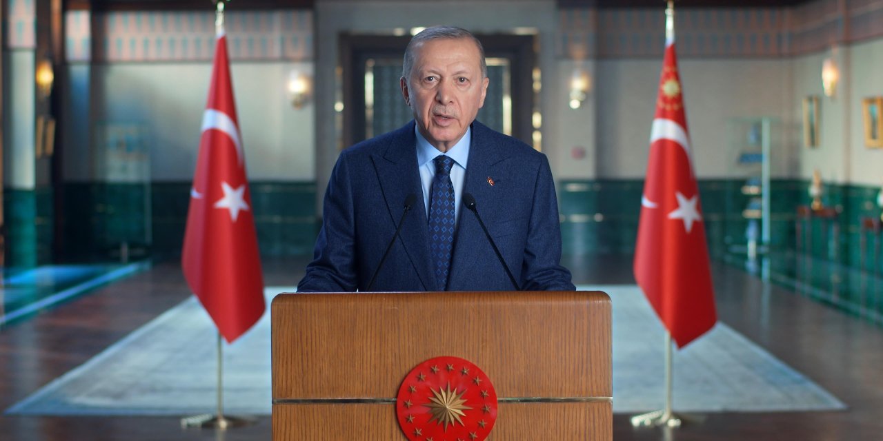 Cumhurbaşkanı Erdoğan'dan Yeni Şafak Gazetesi'ne Tebrik Mesajı