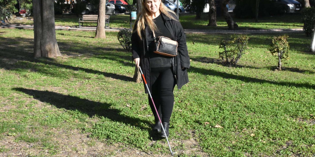 İzmir'de Görme Engelli Öğretmenden Meslektaşına 'Psikolojik Şiddet Uyguluyor' Suçlaması