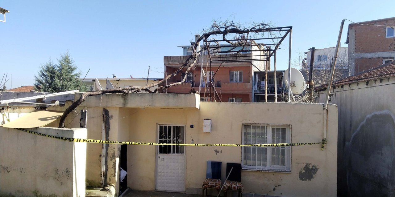 Aralarındaki İlişkiyi Bitiren Kadını Ağır Yaraladı, Kızını Öldürdü