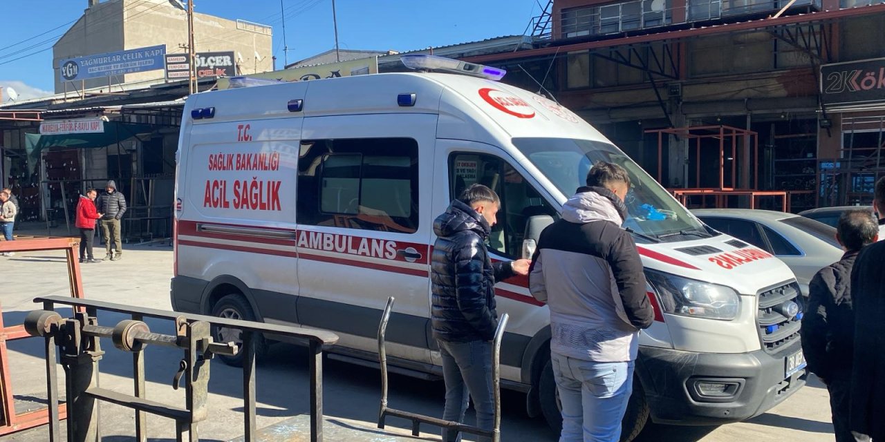 Tartıştığı Esnaf Komşusunu Bacağından Vurdu