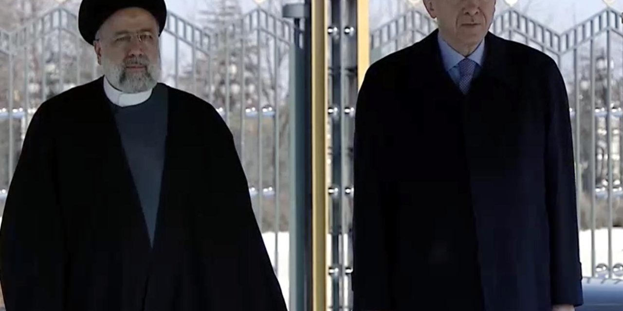 Erdoğan, İran Cumhurbaşkanı Reisi'yi Resmi Törenle Karşıladı