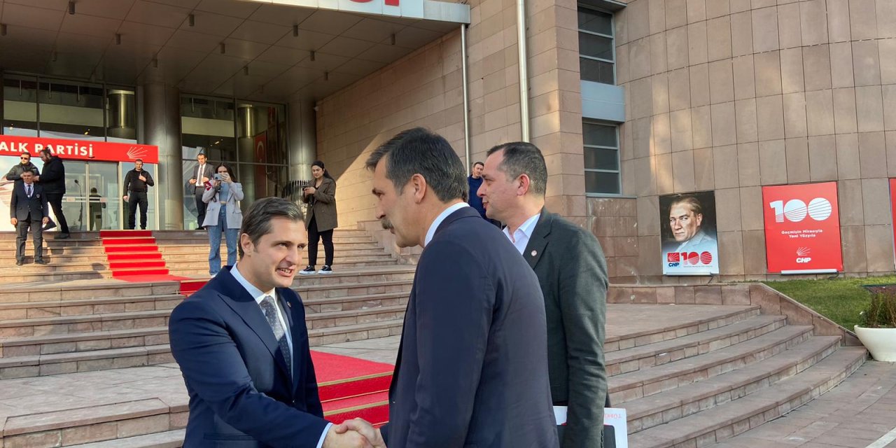 Özgür Özel, Tip Genel Başkanı Erkan Baş İle Görüştü