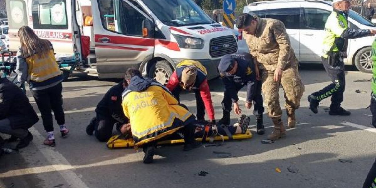 Kavşakta Taksinin Çarptığı 2 Kadından 1'i Öldü