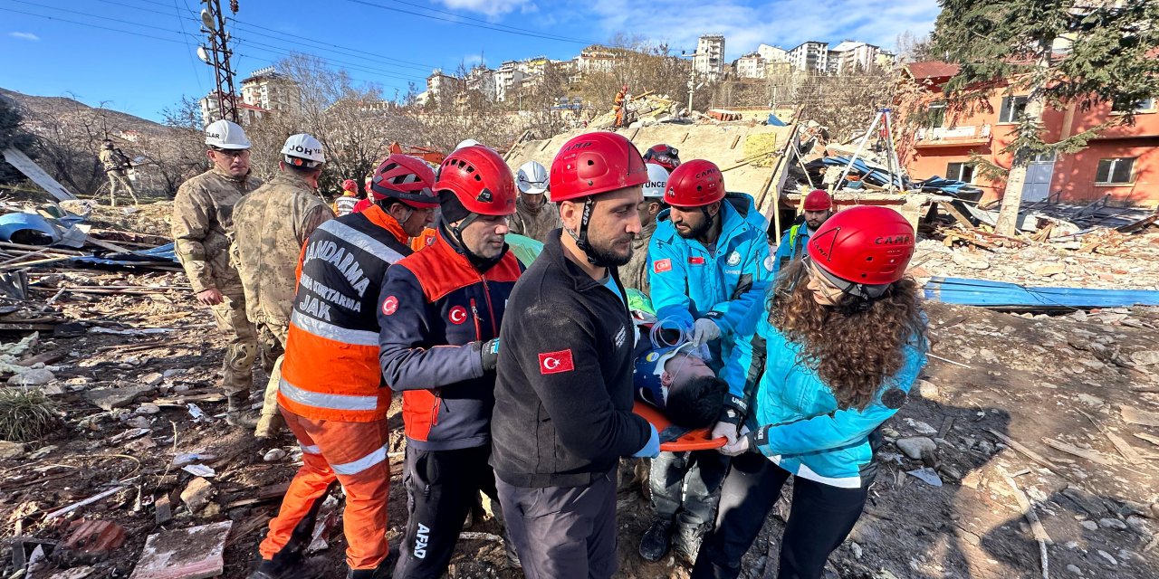 İki Fay Hattının Keşiştiği Tunceli'de Depreme Müdahale İçin Timler Oluşturuldu