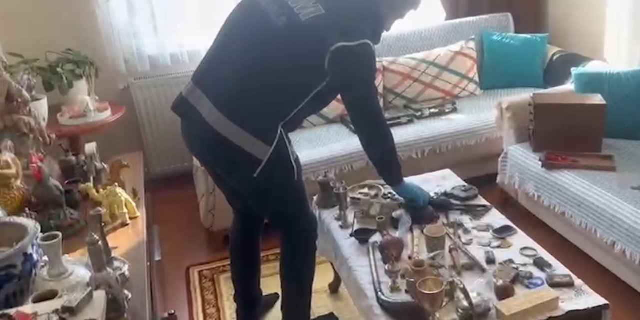 Bursa'da Tarihi Eser Kaçakçılığı Operasyonu; 620 Obje Ele Geçirildi, 1 Gözaltı