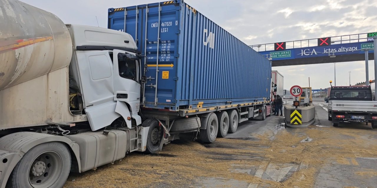 Beton Mikseri Tır'a Çarptı: 2 Yaralı