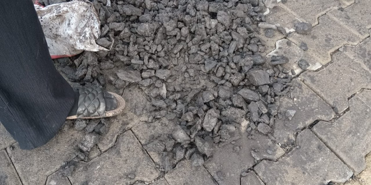 Zonguldak’ta Yardım Kömürleri ‘Taş’ Çıktı, Valilik Yeniden Kömür Dağıttı