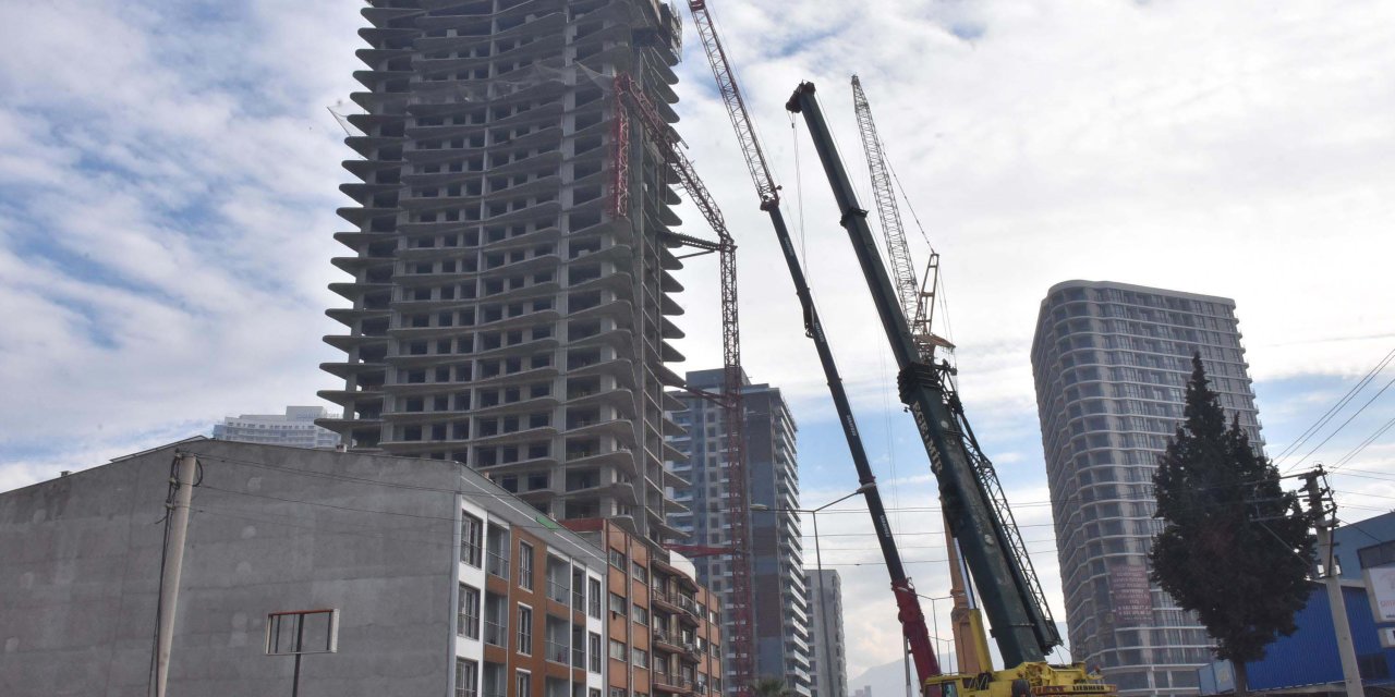 İzmir'de 6 Kişinin Öldüğü Vinç Kazasında 4 Sanığın Adli Kontrol Şartı Kaldırıldı