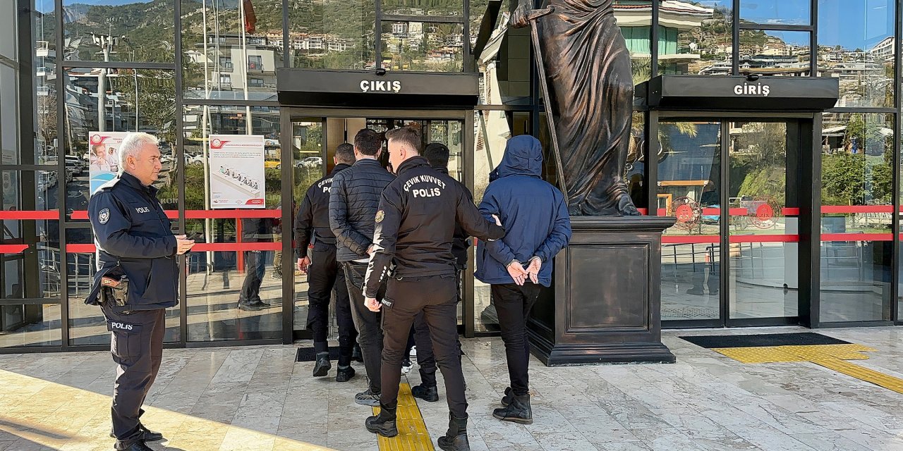 Kafes-32 Operasyonunda Suç Örgütü Lideri İle 11 Şüpheli Adliyede