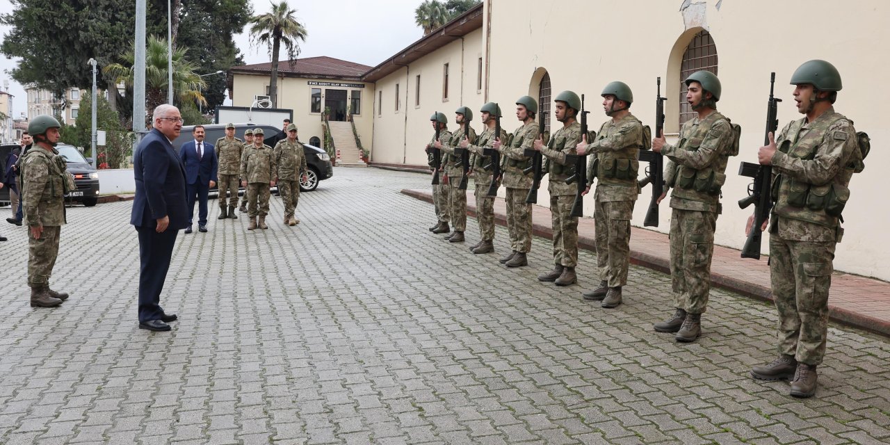 Bakan Güler, Hatay Valiliği'ni Ziyaret Etti (2)