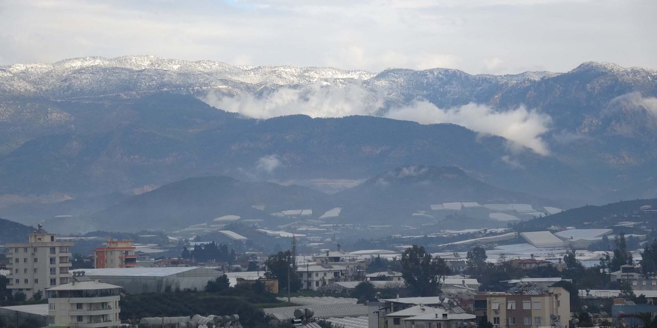 Toroslar Beyaza Büründü, Üreticiye Don Uyarısı Yapıldı