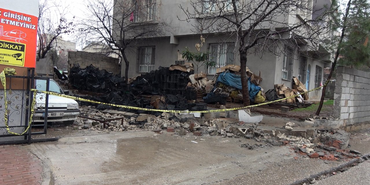 Çöken Duvarın Altında Kalan Nurullah Öldü, Kardeşi Yaralandı