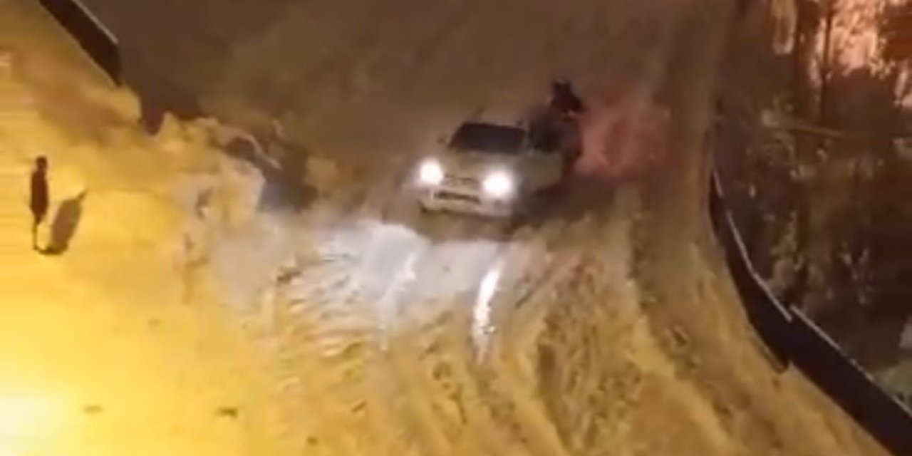 Buz Pistine Dönen Yolda Kayan Kamyonetin Altında Kalmaktan Son Anda Kurtuldu; Olay Anı Kamerada