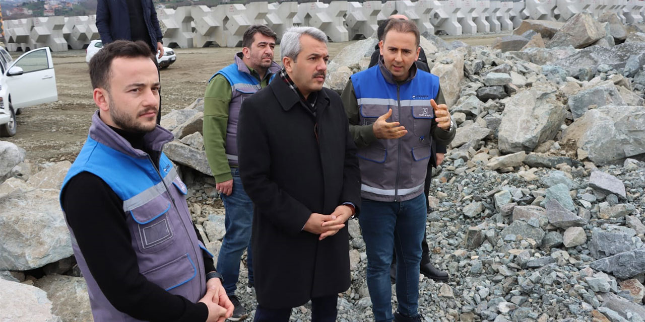 Rize Valisi Baydaş, İyidere Lojistik Limanı İnşaat Alanında İncelemede Bulundu
