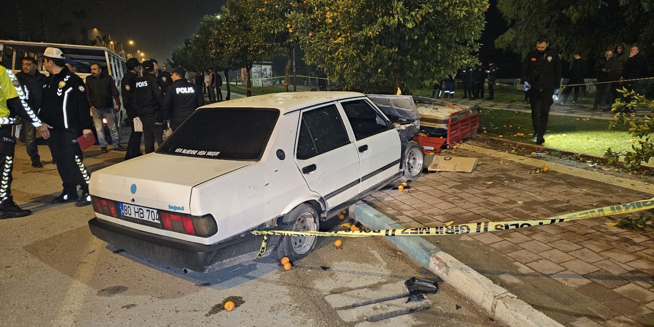 Otomobil İle Elektrikli Bisiklet Çarpıştı: 1 Ölü, 3 Yaralı