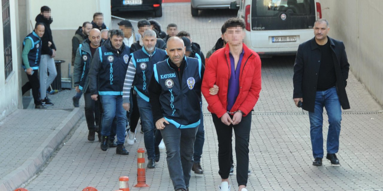 Kayseri'de Yasa Dışı Bahis Oynayanlara 13 Tutuklama