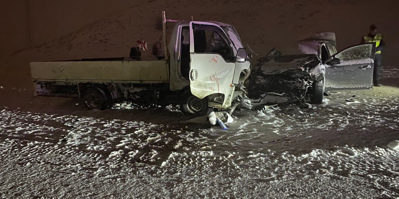 Bingöl’de Kamyonetle Otomobil Çarpıştı: 1 Ölü, 6 Yaralı