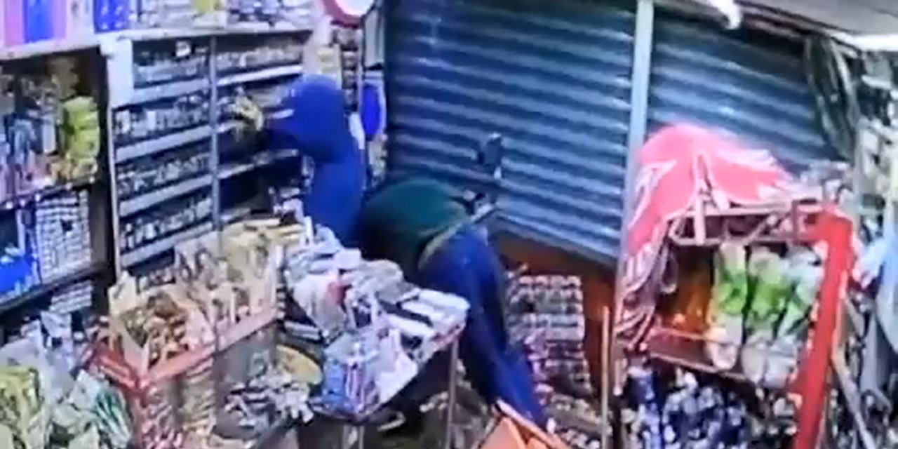 Çaldıkları Otomobillerle İş Yerlerinden Hırsızlık Yaptılar