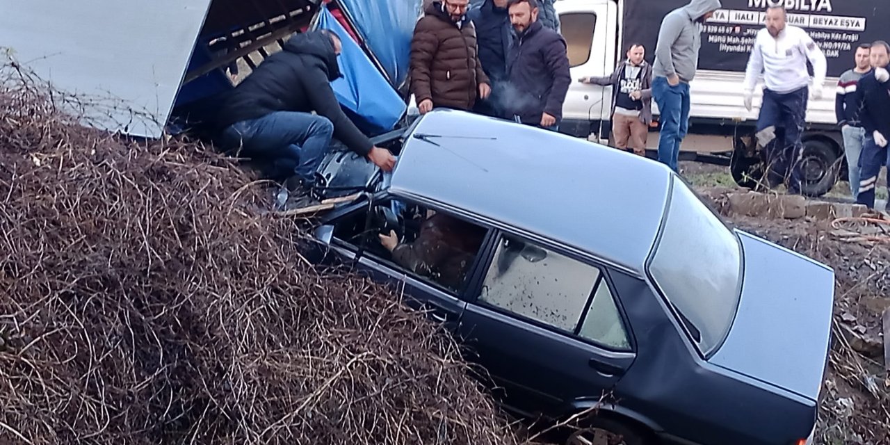 Otomobil Dere Yatağına Savruldu: 1 Ölü, 1 Yaralı