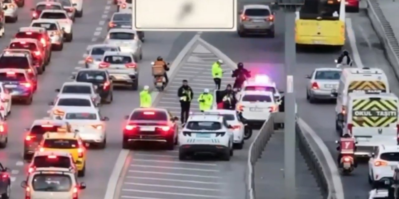 81 İlde 'Çakar Lamba' Denetimi; 807 Sürücüye 5 Milyon 196 Bin Tl Ceza