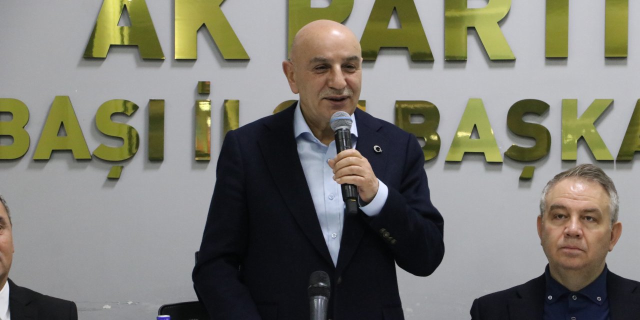 Turgut Altınok: Ankara'da Kırılan Mermerin Tamirini Yapamayan Bir Yönetim Var