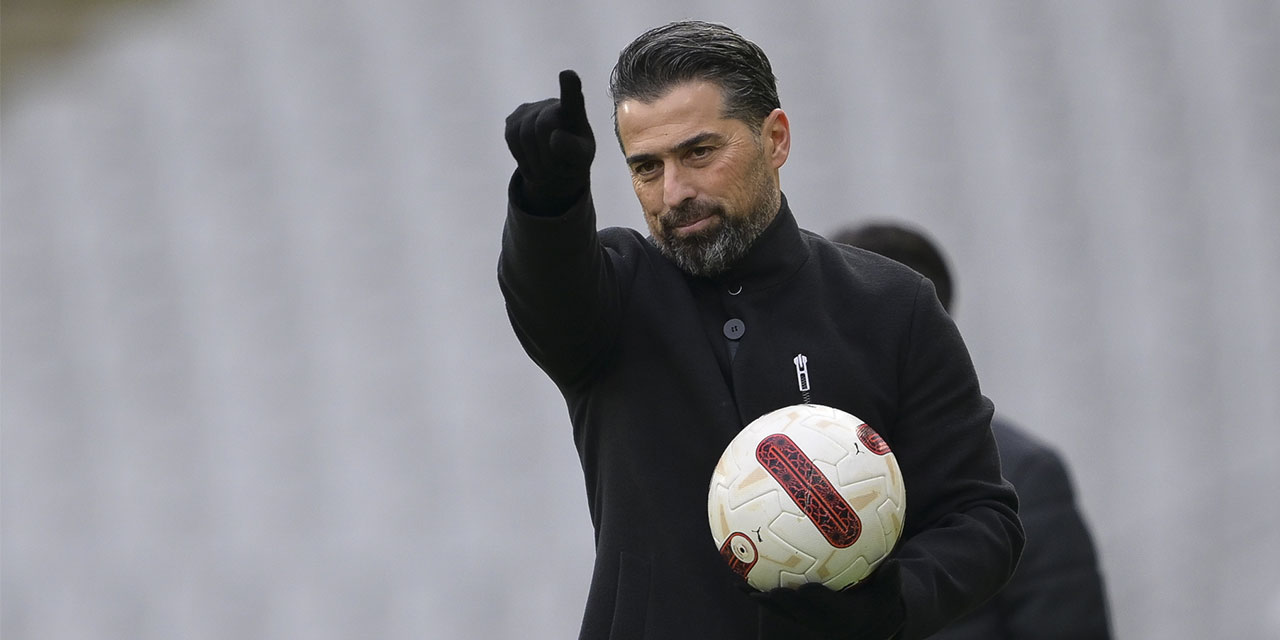 İlhan Palut: "Çok kötüydük, üzgünüz. Mental olarak daha dayanıklı olmalıyız"