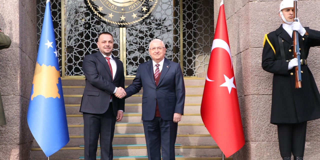 Bakan Güler, Kosovalı Mevkidaşı İle Bir Araya Geldi