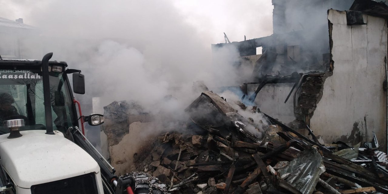 Ordu'da Ahşap Ev Küle Döndü; Görme Engelli Öldü