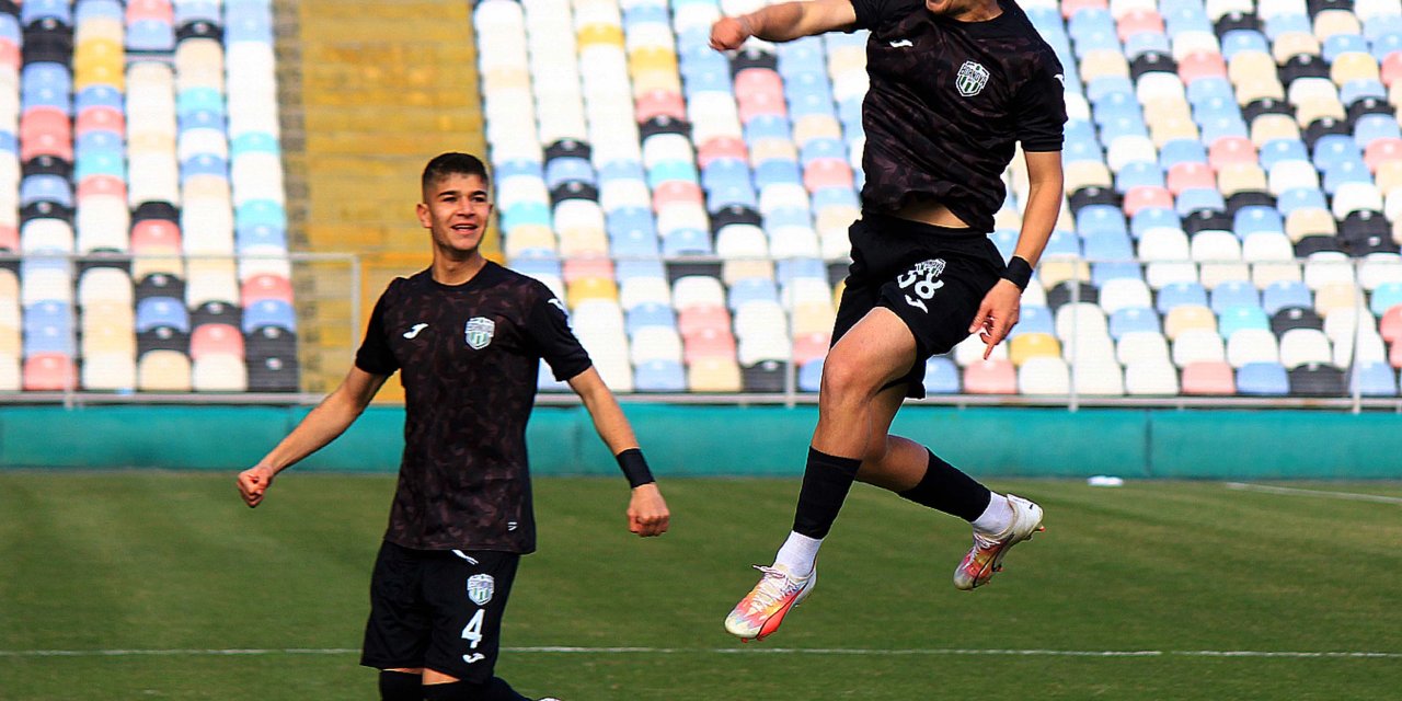 Bornova'dan Zirveye Gözdağı