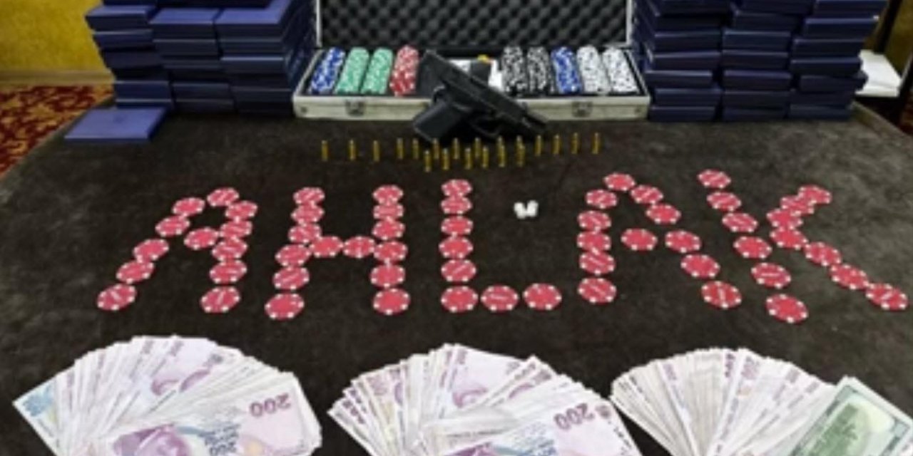 Kumar Oynarken Yakalanan 13 Kişiye 83 Bin 525 Tl Ceza