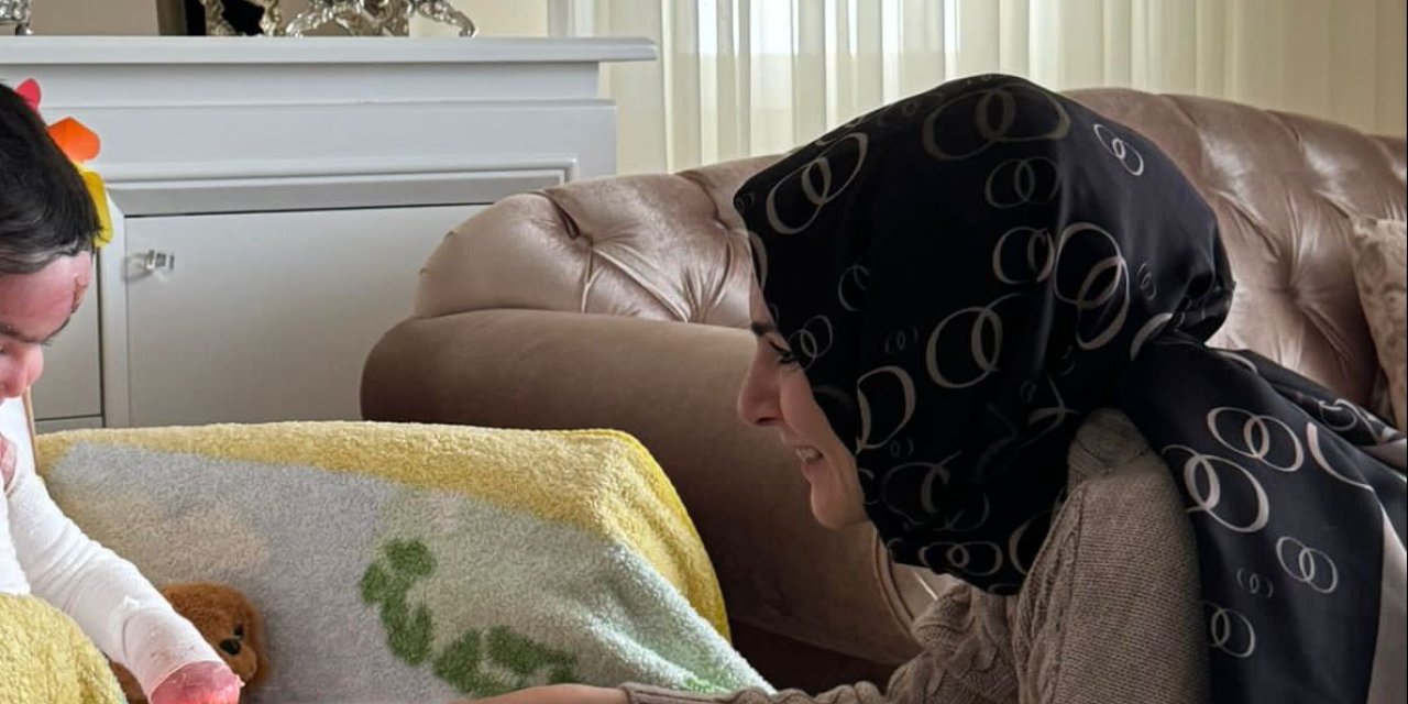 Bakan Göktaş'tan Kelebek Hastası Ayaz'a Ziyaret