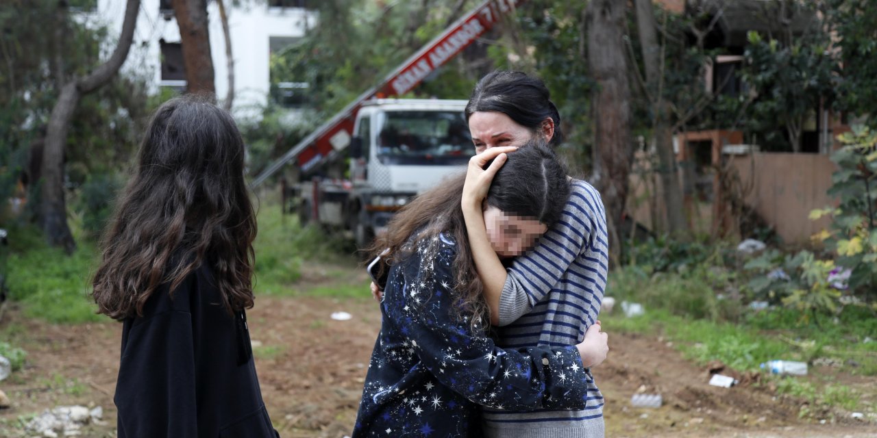 Boşanma Aşamasındaki Eşi Evi Sattı; İkizleriyle Sokakta Kaldı
