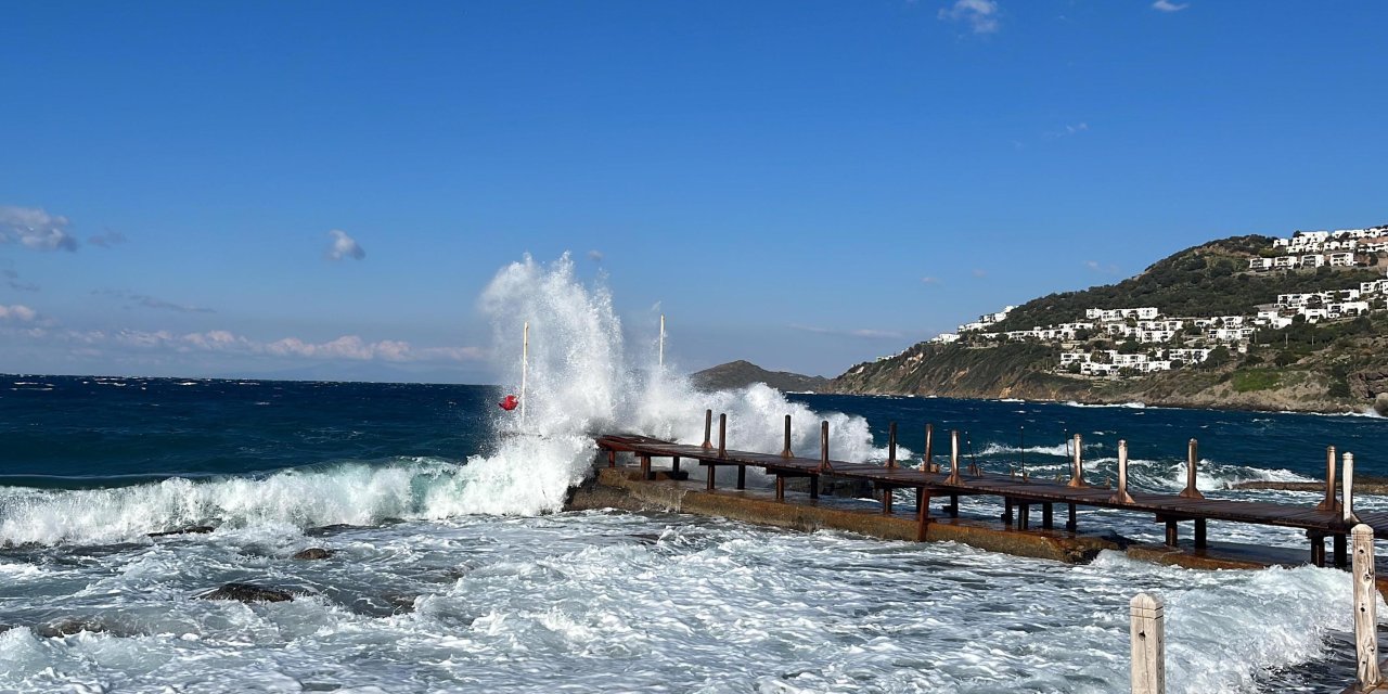 Bodrum’da Denizde Fırtına; Feribot Seferleri İptal Edildi