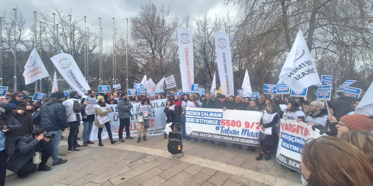 Özel Sektörde Çalışan Öğretmenler, 'Taban Maaş Hakkı' İçin Tbmm'ye Yürüdü